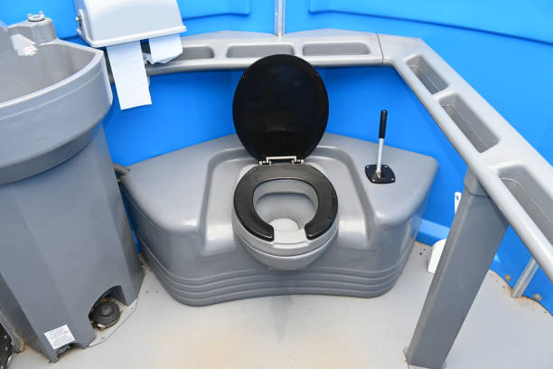 Portable Toilet Options We Offer in Franklin Center, NJ